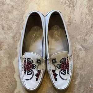 Tod's White and Red Embroidered Loafers
